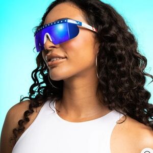 New Tipsy Elves Green Case Say Can Ypu See